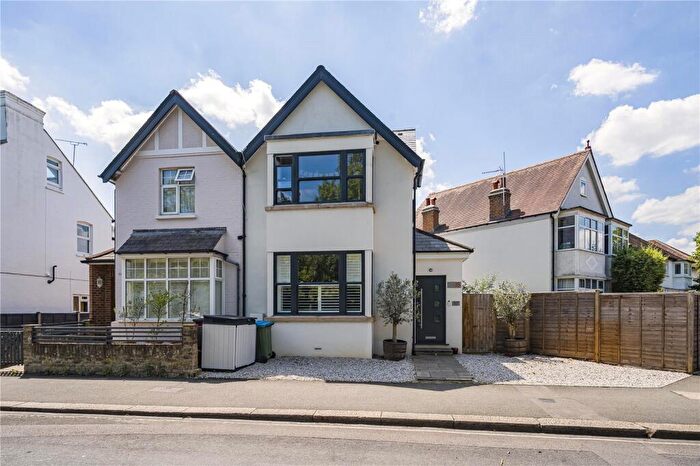 4 Bedroom Semi-Detached House For Sale In Vicarage Road, Kingston Upon Thames, KT1