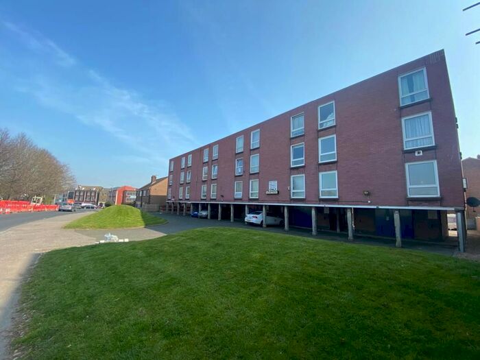 1 Bedroom Flat To Rent In Kestrel House, Marlborough Road, Gillingham, ME7