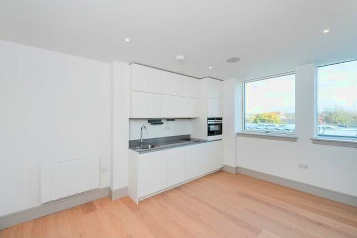 Studio To Rent In Middlesex House, Spring Villa Road, Edgware, HA8