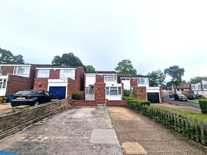 4 Bedroom Detached House To Rent In Kynaston Wood, Harrow, Greater London, HA3
