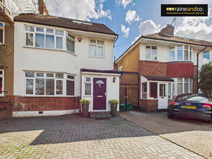 5 Bedroom Semi-Detached House For Sale In Dugdale Hill Lane, Potters Bar, EN6