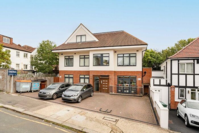 2 Bedroom Flat For Sale In Graham Road, London, NW4