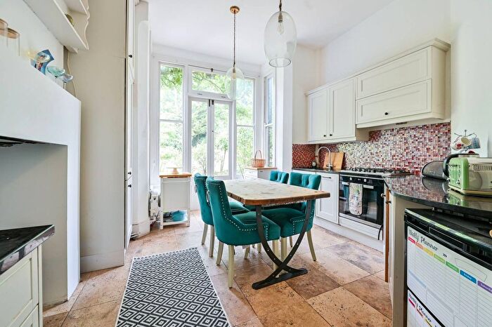 4 Bedroom Flat For Sale In Honor Oak Road, Forest Hill, London, SE23