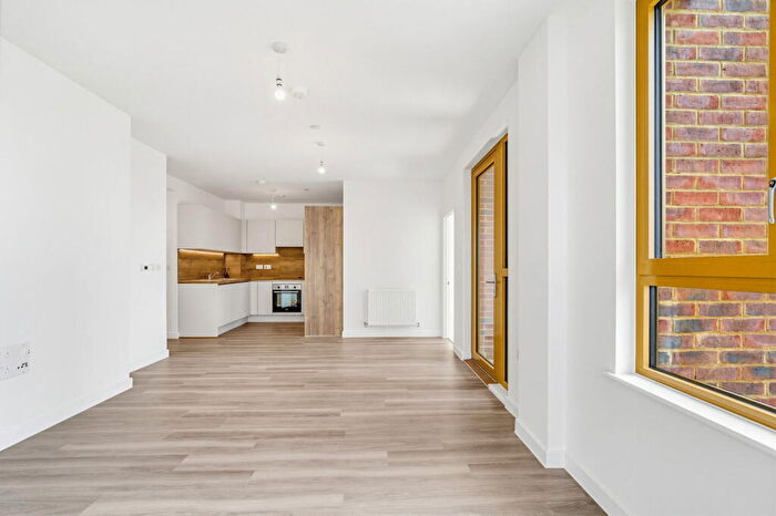 2 Bedroom Apartment To Rent In Vista Heights, Ilderton Road, London, SE15