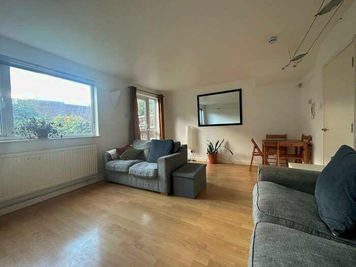 4 Bedroom End Of Terrace House To Rent In Carlile Close, E3