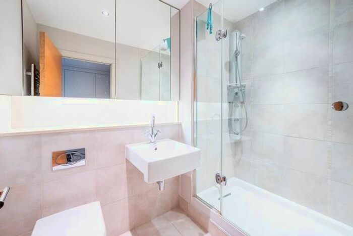 2 Bedroom Flat To Rent In Imperial Wharf, Fulham, London, SW6
