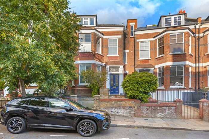 4 Bedroom Maisonette For Sale In Hornsey Rise Gardens, N19