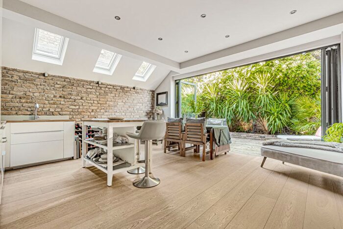 1 Bedroom Flat To Rent In Lambrook Terrace, Bishops Park, SW6