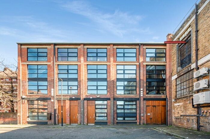 2 Bedroom Flat For Sale In Dolland Street, London, SE11