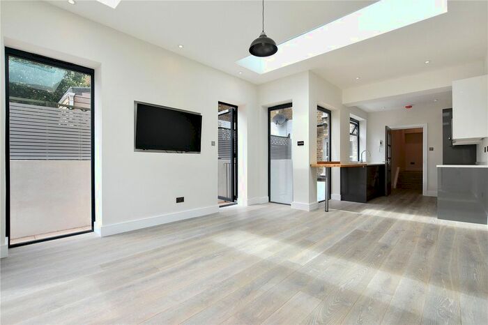 2 Bedroom Flat To Rent In Greyhound Road, London, W6