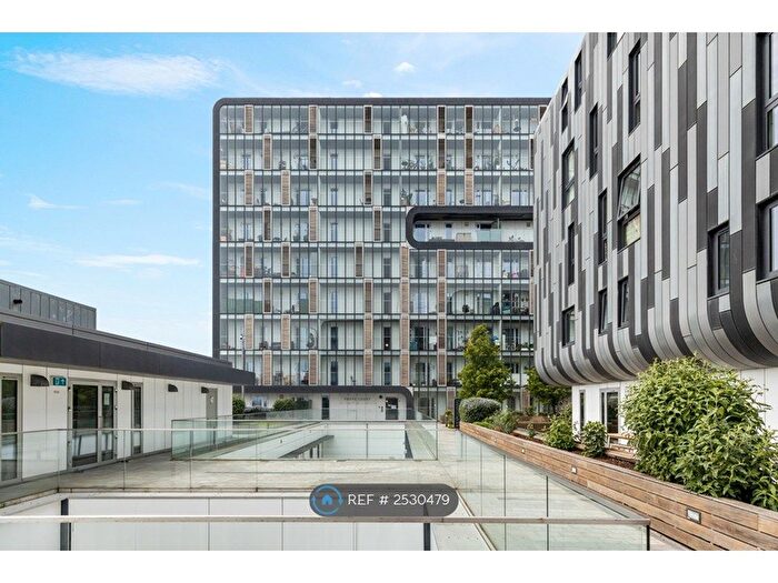 2 Bedroom Flat To Rent In Pepys Court, London, SE18