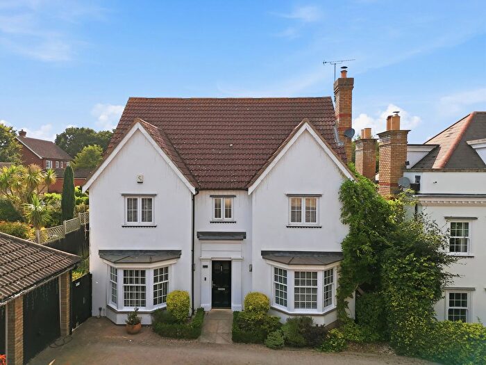4 Bedroom Detached House For Sale In Wood Lane, Hockley, SS5