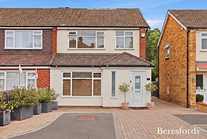 3 Bedroom Semi-Detached House For Sale In Helmsdale Close, Rise Park, RM1