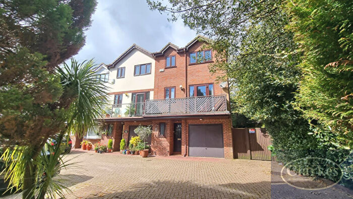 4 Bedroom Town House For Sale In Mount Pleasant Road, Poole, BH15
