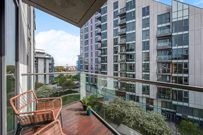 2 Bedroom Flat For Sale In Eastfields Avenue, Wandsworth, SW18