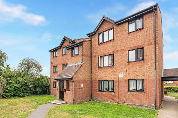 Studio To Rent In Larmans Road, Enfield, EN3