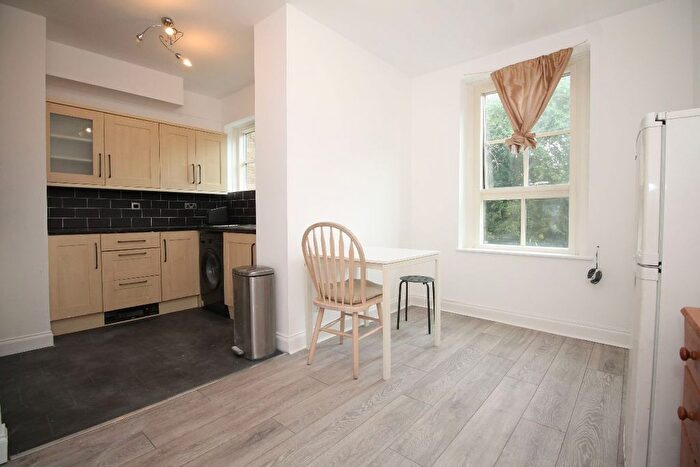 1 Bedroom Flat To Rent In Wilmot Street, Bethnal Green, E2