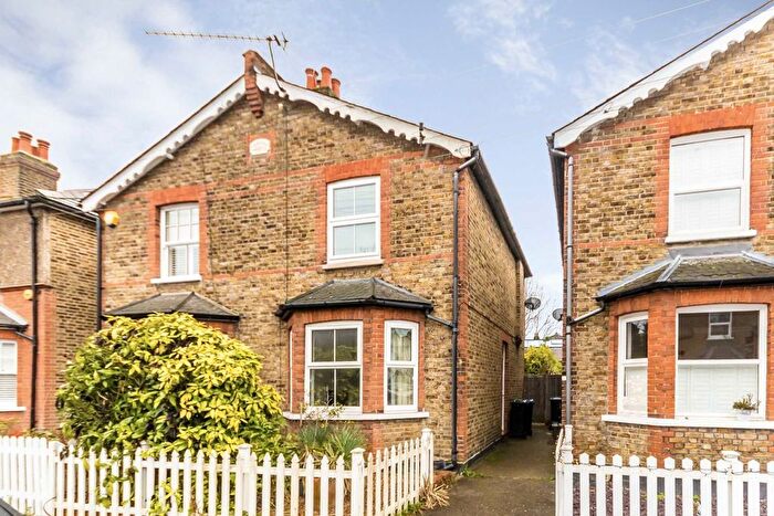 2 Bedroom Property To Rent In Beaconsfield Road, Surbiton, KT5