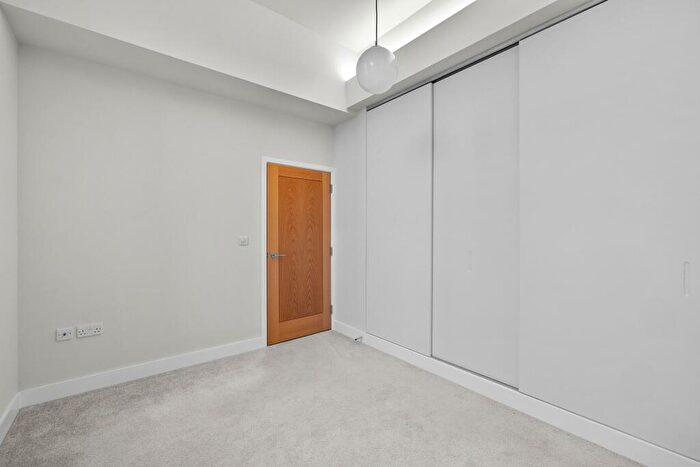 2 Bedroom Flat To Rent In Craigie Drive, Plymouth, PL1