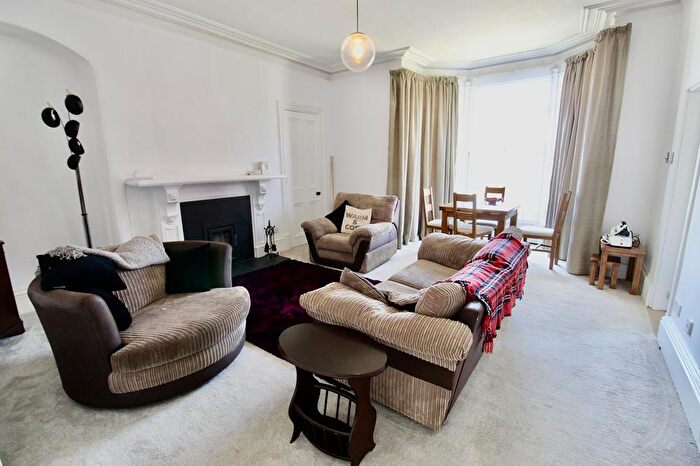 2 Bedroom Flat To Rent In Great Western Road, First Floor, AB10