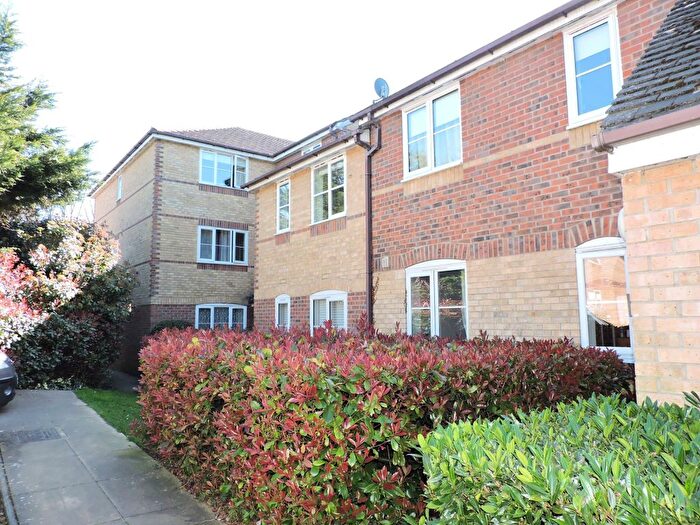 1 Bedroom Flat To Rent In Donald Woods Gardens, Tolworth, Surbiton, KT5