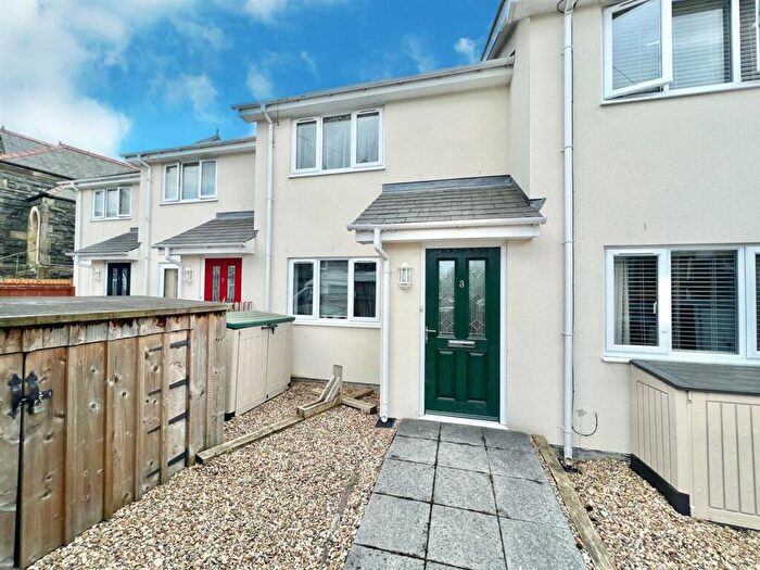 2 Bedroom House For Sale In Llanrwst, LL26
