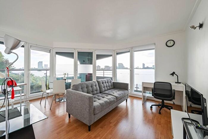 2 Bedroom Flat To Rent In Seacon Tower, Docklands, London, E14