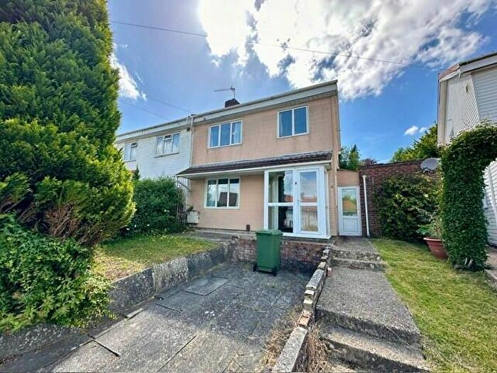 4 Bedroom Semi-Detached House To Rent In Sheridan Close, Winchester, SO22