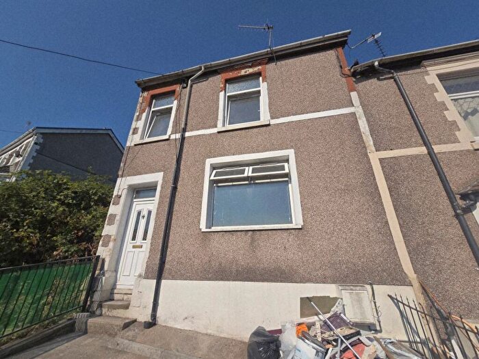 3 Bedroom End Of Terrace House For Sale In Penrhys Road, Tylorstown, Ferndale, Mid Glamorgan, CF43