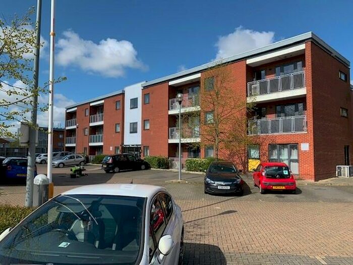 2 Bedroom Flat To Rent In Beresford Close, Lincoln, Lincolnshire, LN6