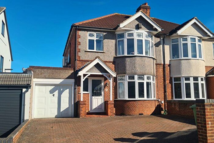3 Bedroom Semi-Detached House To Rent In Green Lane, London, SE9