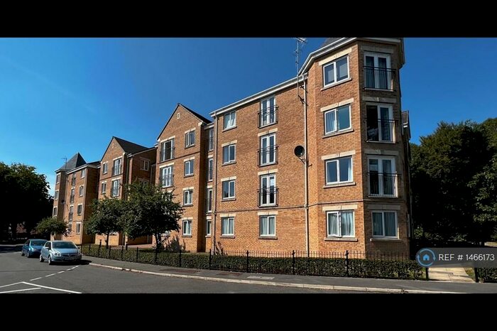 2 Bedroom Flat To Rent In Ash Court, Leeds, LS14