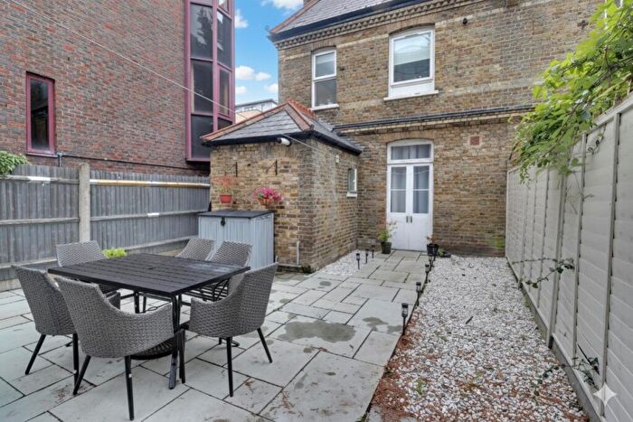 1 Bedroom Ground Maisonette For Sale In Homesdale Road, Bromley, BR2