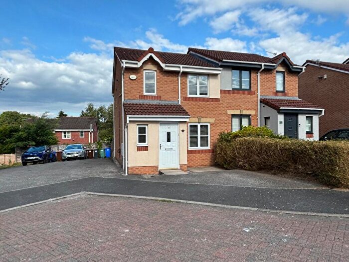 3 Bedroom Semi-Detached House For Sale In Elsworth Close, Radcliffe, Manchester, M26