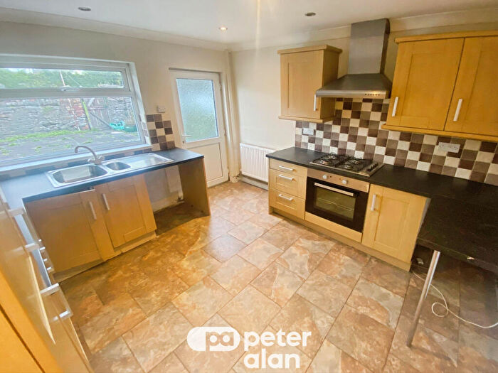 3 Bedroom End Of Terrace House To Rent In Lock Street, Abercynon, CF45