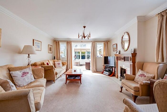 3 Bedroom Detached House To Rent In Station Road, Wraysbury, Staines-Upon-Thames, TW19