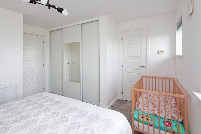 3 Bedroom End Of Terrace House For Sale In Newfield Way, Brookfield, PA5