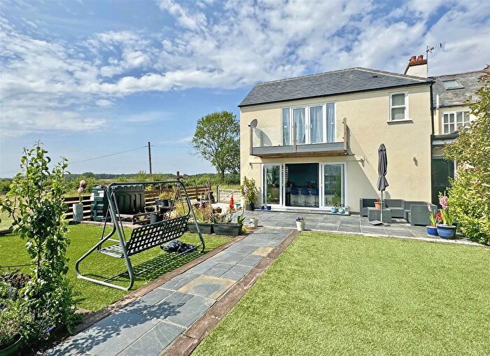 3 Bedroom End Of Terrace House For Sale In Kentish Farm Road, Stisted, Braintree, CM77