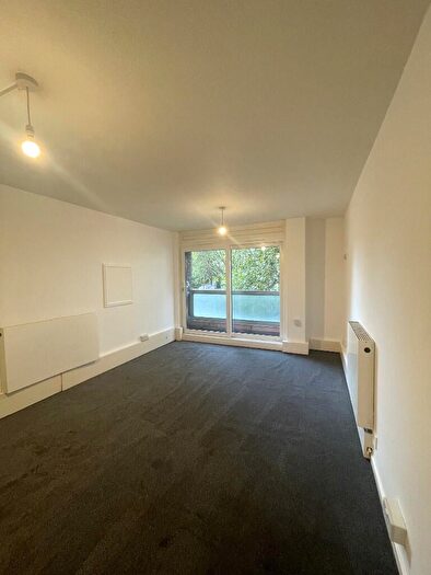 1 Bedroom Flat To Rent In The Concourse, London, NW9