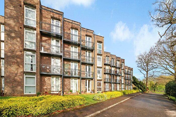 2 Bedroom Flat For Sale In Sandwich Road, Nonington, CT15