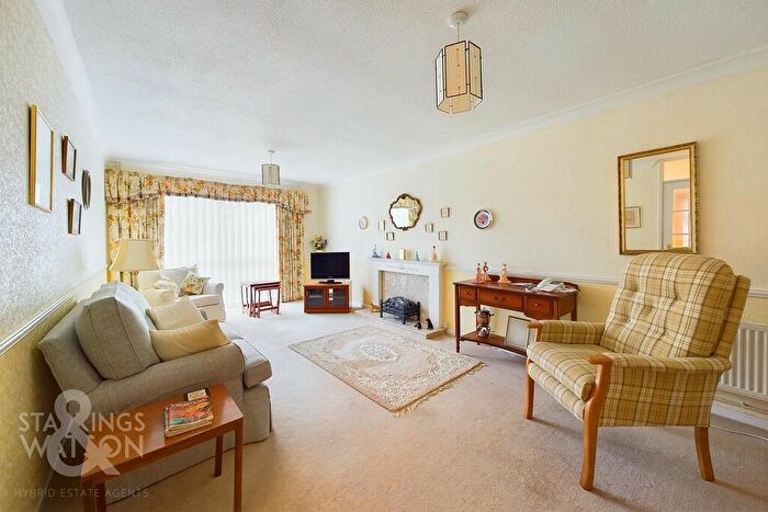 3 Bedroom Detached Bungalow For Sale In Waterloo Avenue, Roydon, Diss, IP22