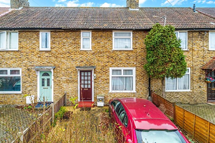 3 Bedroom Terraced House For Sale In Middleton Road, Morden, SM4