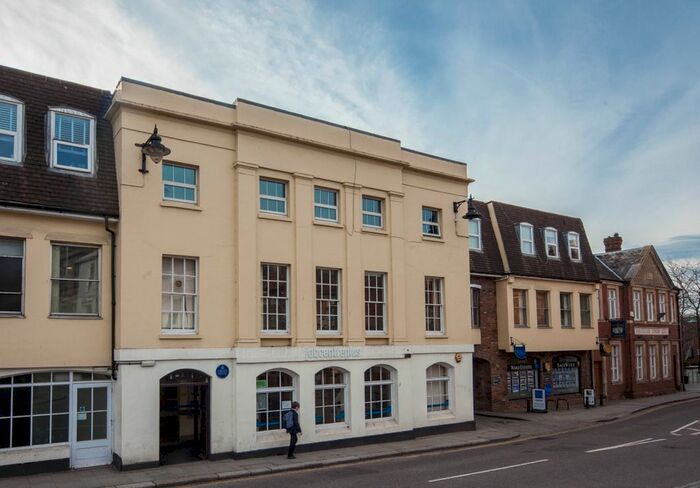 2 Bedroom Flat To Rent In Parliament Square, Hertford SG14