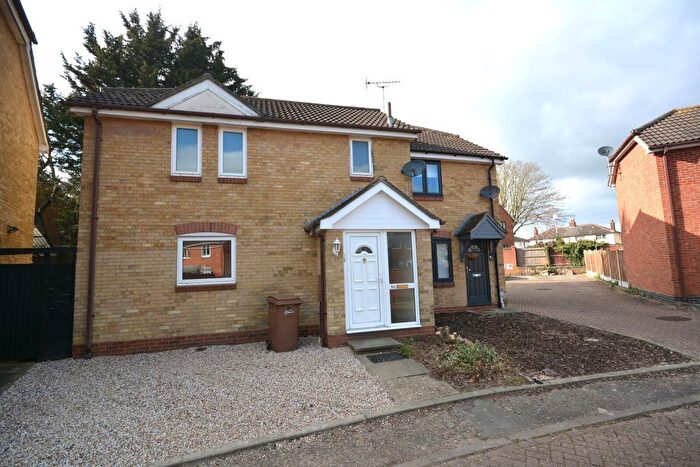 3 Bedroom Semi-Detached House To Rent In Gloucester Crescent, Broomfield, Chelmsford, CM1