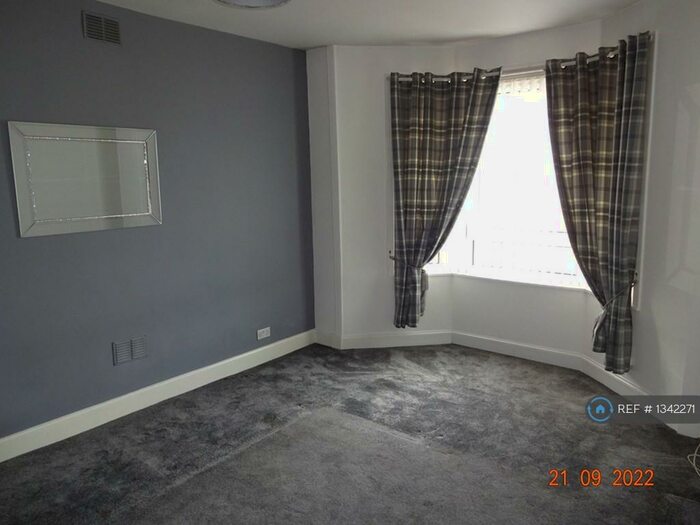 1 Bedroom Flat To Rent In Maxwellton Street, Paisley, PA1