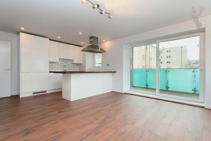 2 Bedroom Flat To Rent In Bow Common Lane, E3