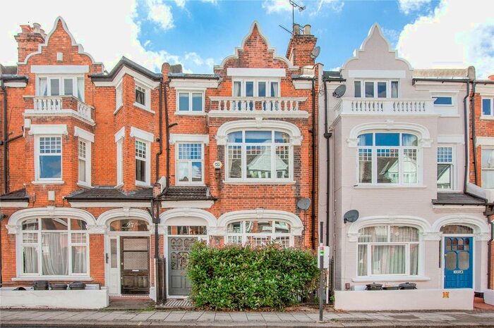 5 Bedroom Property For Sale In Marjorie Grove, Battersea, SW11