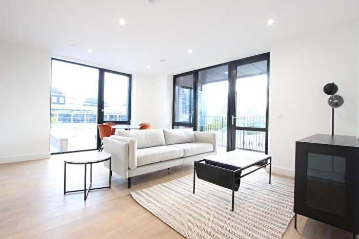 2 Bedroom Flat For Sale In Tellicherry Court, Aberfeldy Square, London, E14
