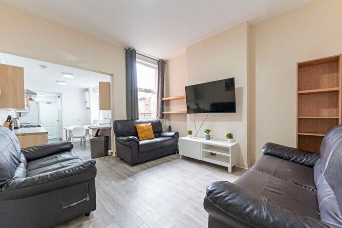 7 Bedroom Terraced House To Rent In Tiverton Road, Selly Oak, Birmingham, B29