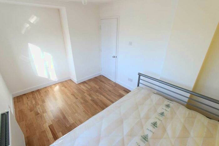 1 Bedroom Apartment To Rent In Goldings Crescent, Hatfield, AL10